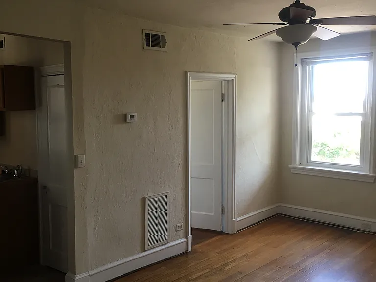 3426 W Grace St #11 — Photo 17