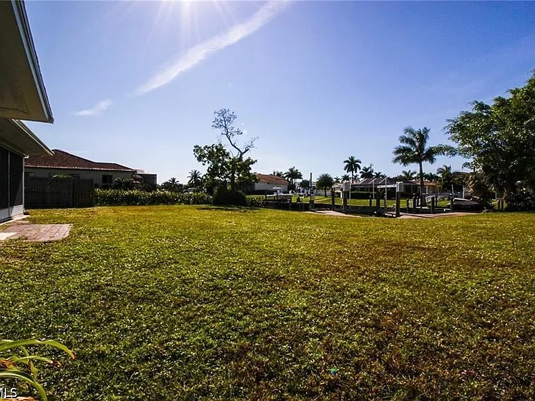 5302 Malibu Ct — Photo 18
