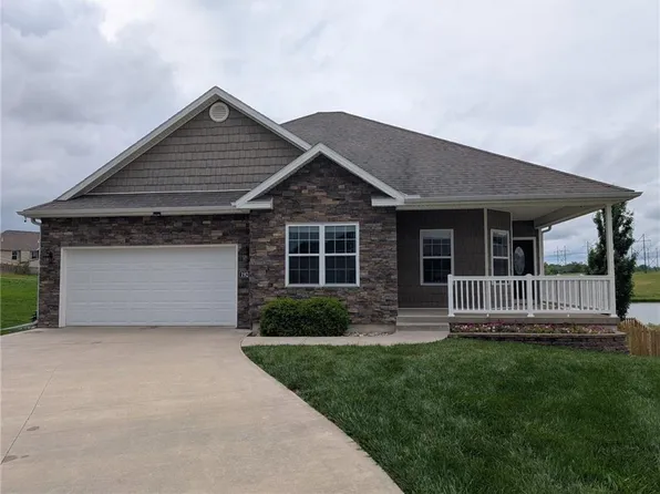 19246 Cherokee Ct, Saint Joseph, MO 64505