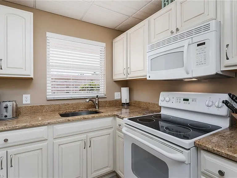 180 Turtle Lake Ct — Photo 15