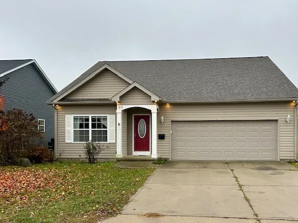 911 E Barker St, Tuscola, IL 61953