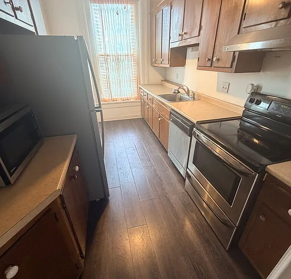 500 W Franklin St #7 — Photo 3
