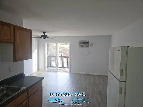 Lakefront Apartments — Photo 61