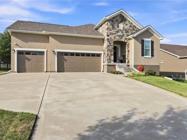24940 W 143rd Ter, Olathe, KS 66061