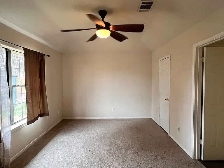 4205 Bluestem Ln — Photo 10