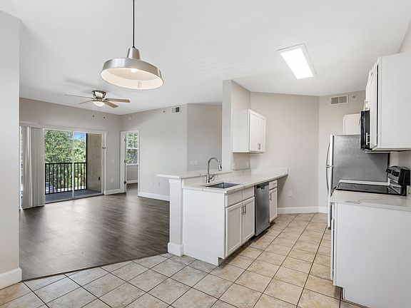 3rd image of 7915 Preserve Cir APT 221
