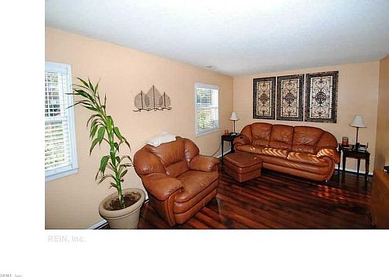 2nd image of 415 Big Leaf Cir