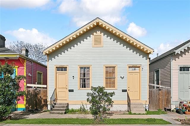 1st image of 2427 1st St