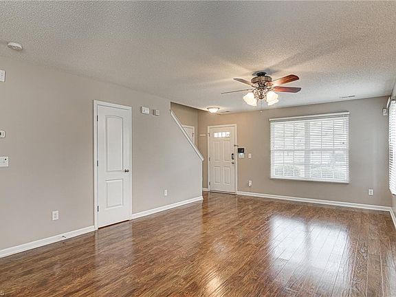 5th image of 404 Hidden Brook Ln