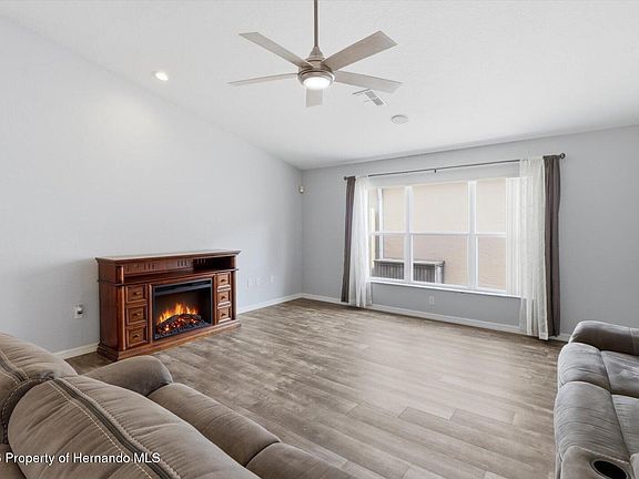 4th image of 250 Royal Palm Way