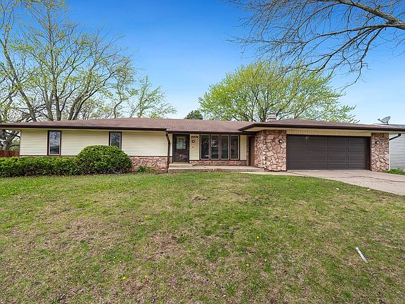 2nd image of 4474 Applewood Ln