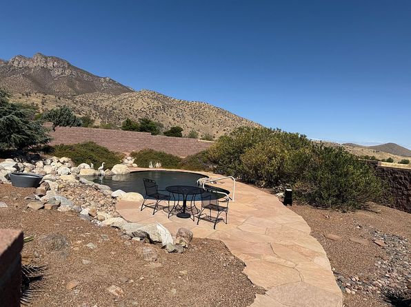 7670 S Rockwood Dr, Hereford, AZ 85615