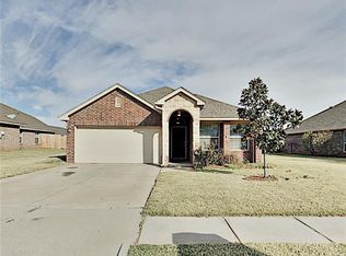 11121 SW 41st Pl, Mustang, OK 73064