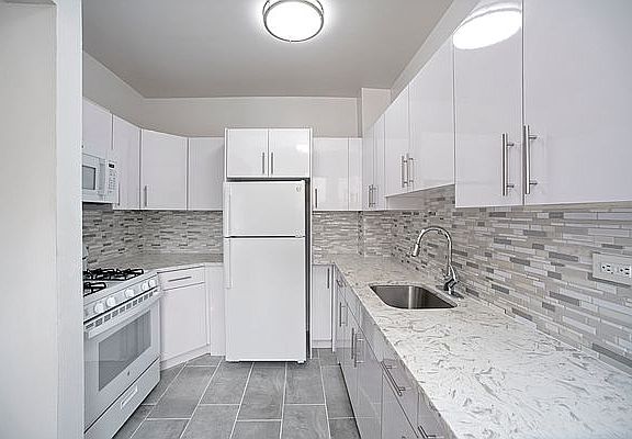 3rd image of 140-10 Franklin Ave #B6