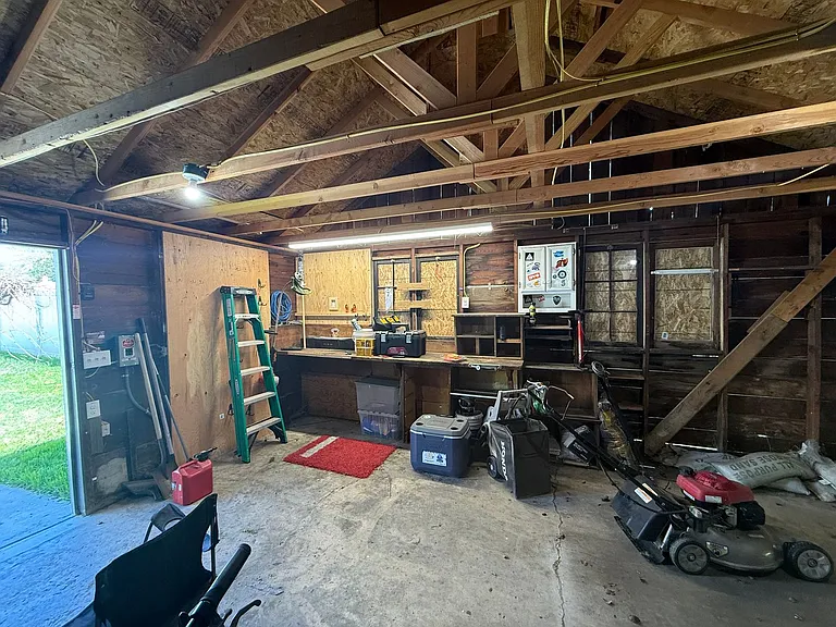 2821 W Rowan Ave — Photo 22