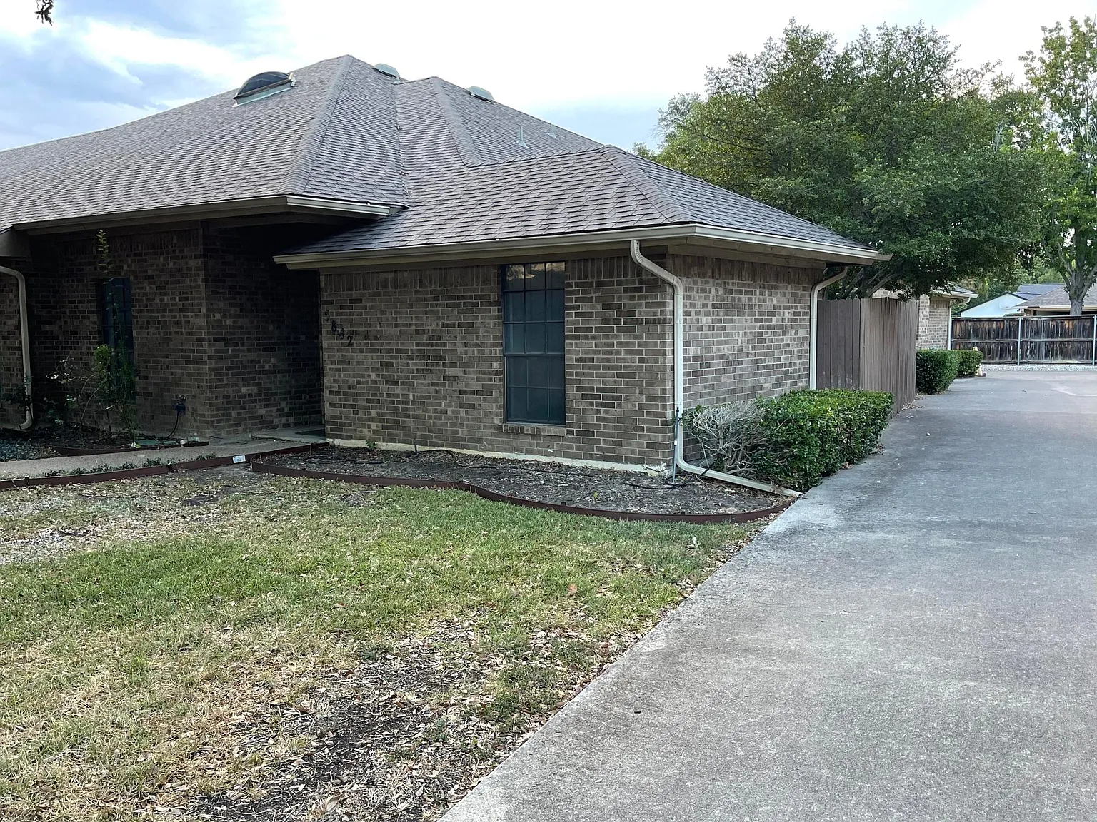 3 bed, 1468 sqft, $2,300 — Photo 2