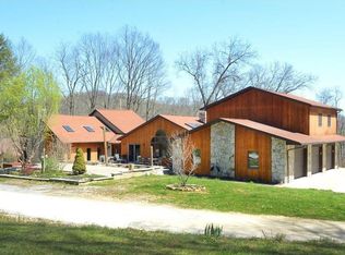 392 Cottage Rd, Clinton, PA 15026