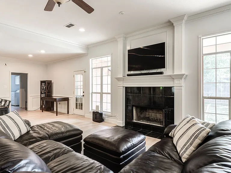 105 N Vale Ave — Photo 23