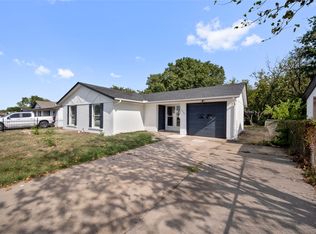 3532 Softcloud Dr, Dallas, TX 75241
