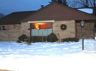 3266 N 97th St, Milwaukee, WI 53222