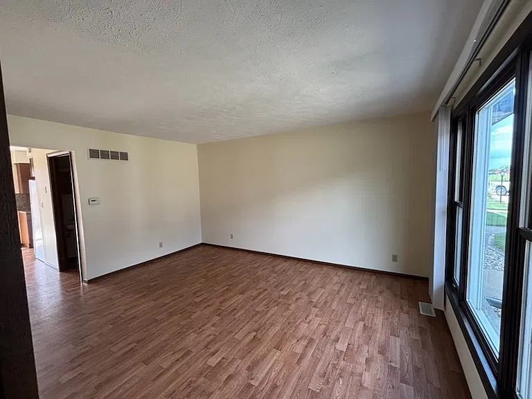 1911 Canterbury Dr #D — Photo 11
