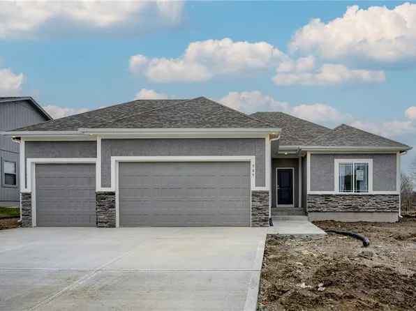 904 NW Crestwood Dr, Grain Valley, MO 64029