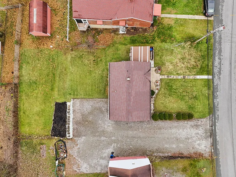 215 McMasters Dr — Photo 33