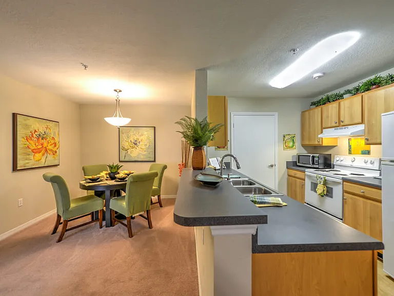 Addison Landing — Photo 39