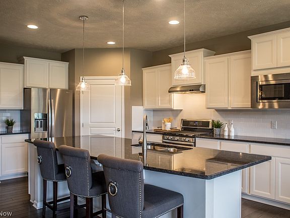 5th image of 8136 Amberly Dr