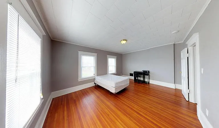1418 E Genesee St — Photo 20