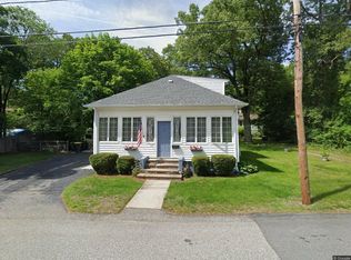17 Gladstone St, Smithfield, RI 02917