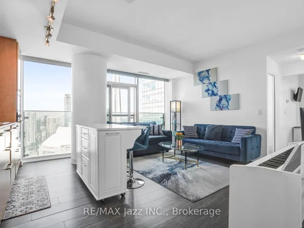 14 York St #3808, Toronto, ON M5J 0B1