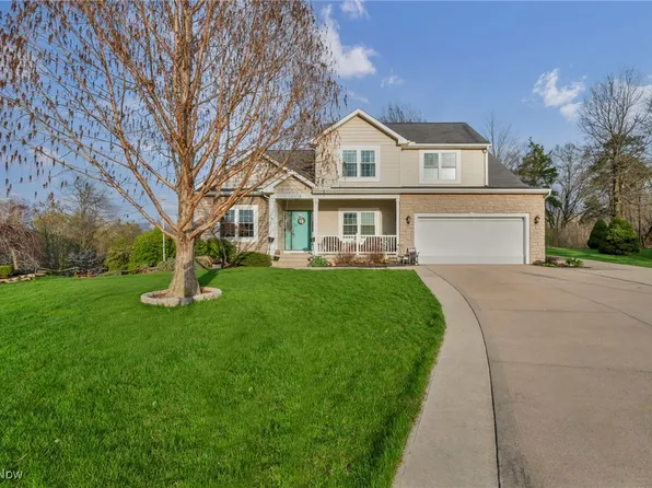 688 Nicole Dr, Amherst, OH 44001