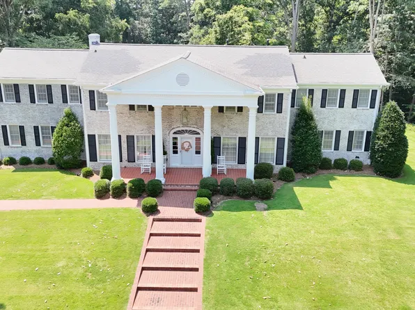 270 Dogwood Ln, Elberton, GA 30635