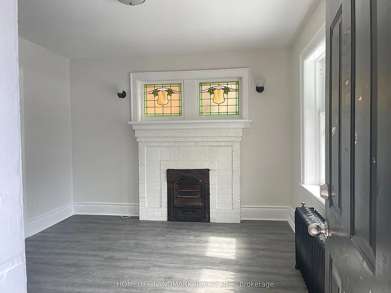 987 Main St E #1 — Photo 2