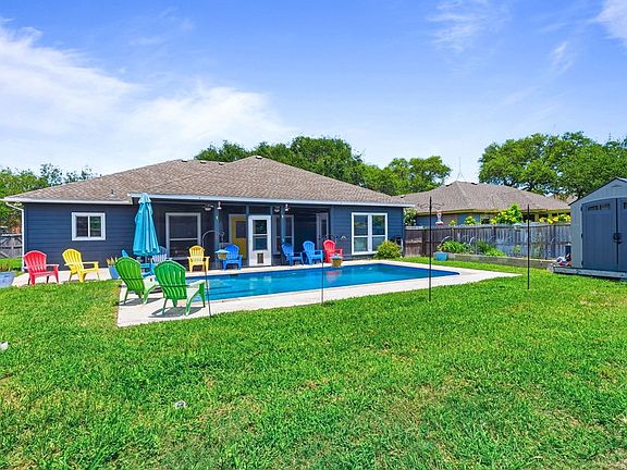 3rd image of 2631 Encina Dr