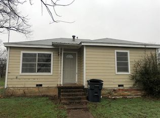 608 E 2nd St, Hico, TX 76457