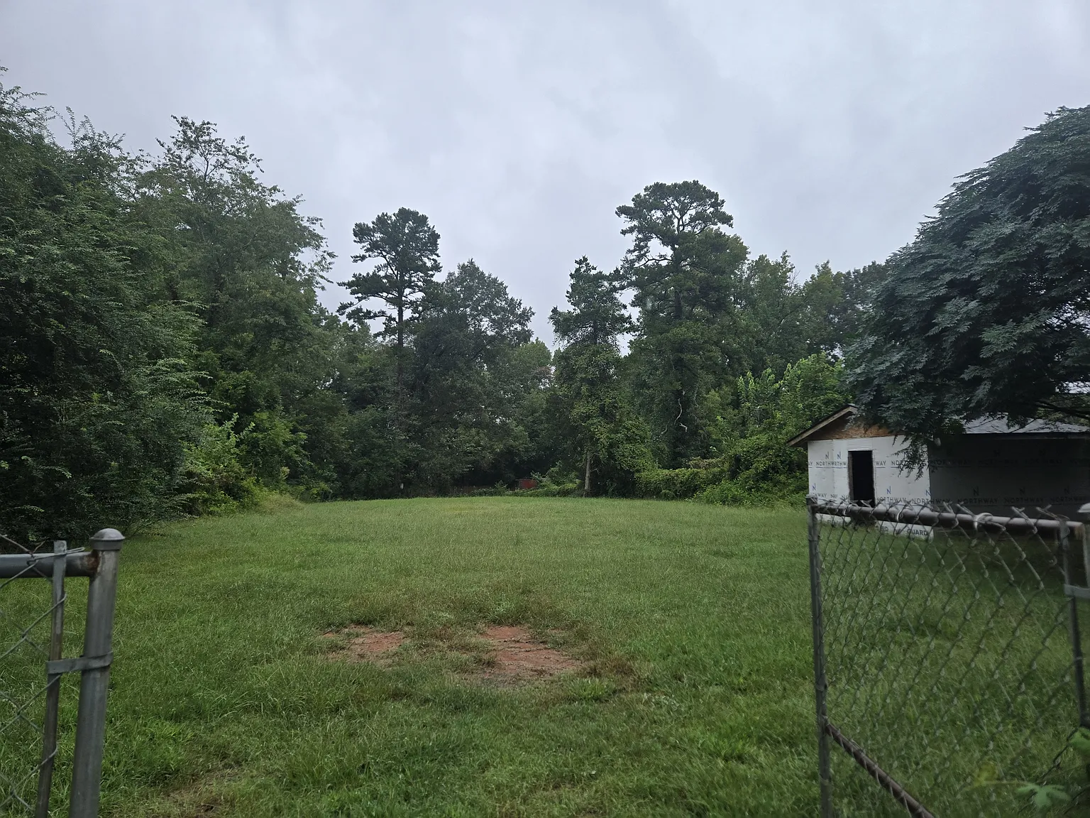 3 bed, 1008 sqft, $2,200 — Photo 4