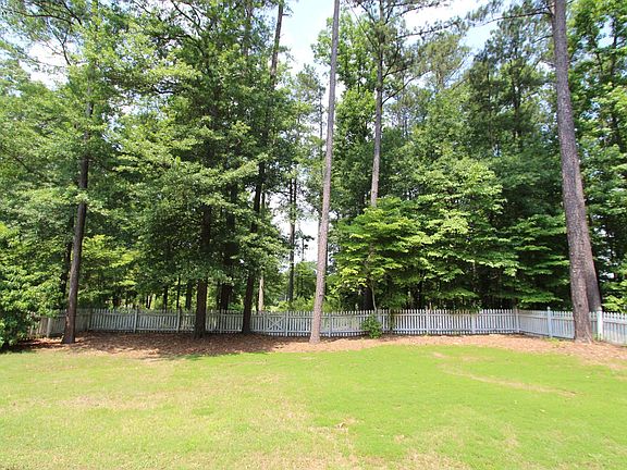 4th image of 783 White Oak Dr
