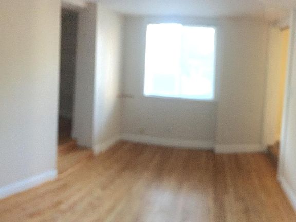 Bedroom with walkin closet 