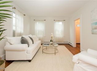 25 Valley Rd #25, Cos Cob, CT 06807