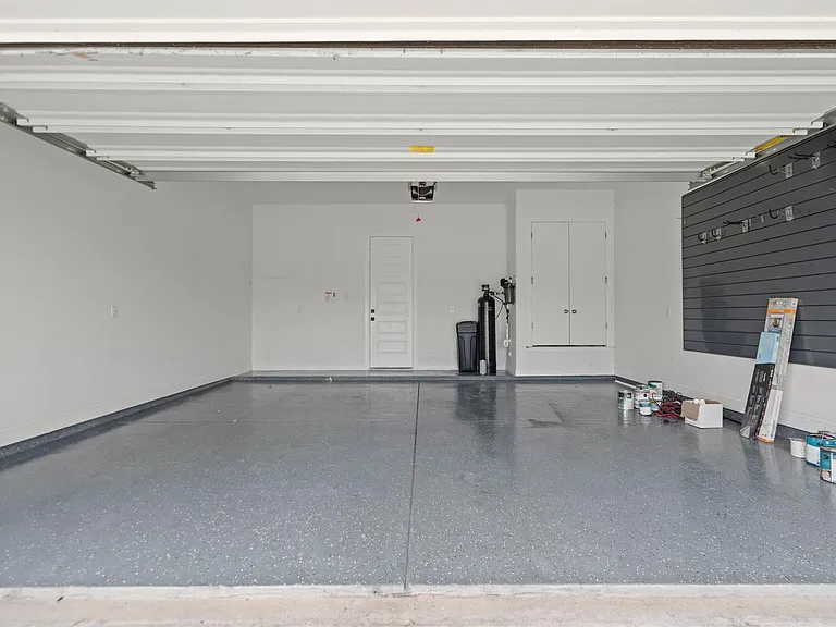 20700 Matts Cv — Photo 35