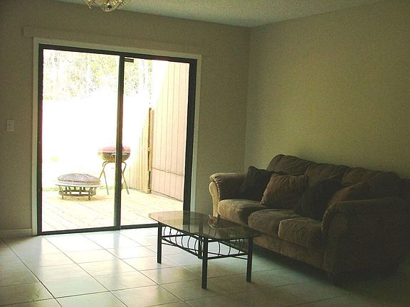 5th image of 4416 Melissa Ct W