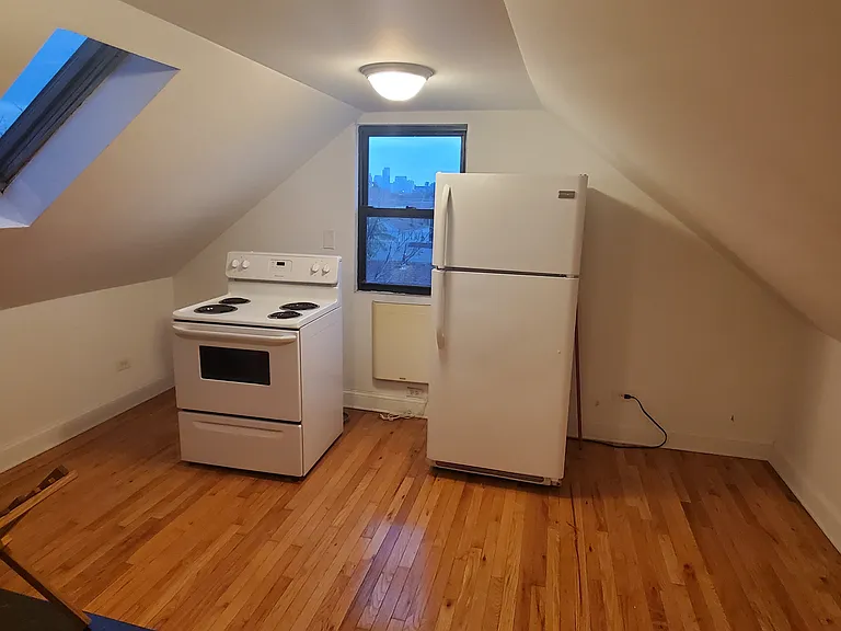 1827 S May St #4 — Photo 7