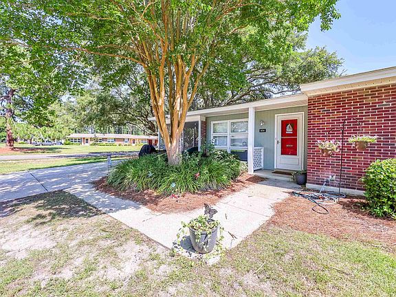 2nd image of 854 Pampas Dr. #854
