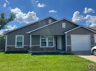 7041 SW Greenview Dr, Topeka, KS 66619