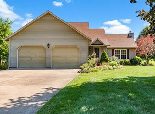1222 E Gray Ln, Winchester, IN 47394