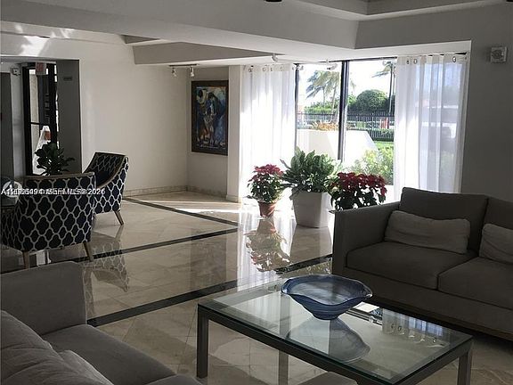4th image of 2625 Collins Ave APT 302