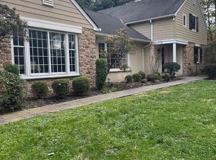 904 Andorra Rd, Lafayette Hill, PA 19444