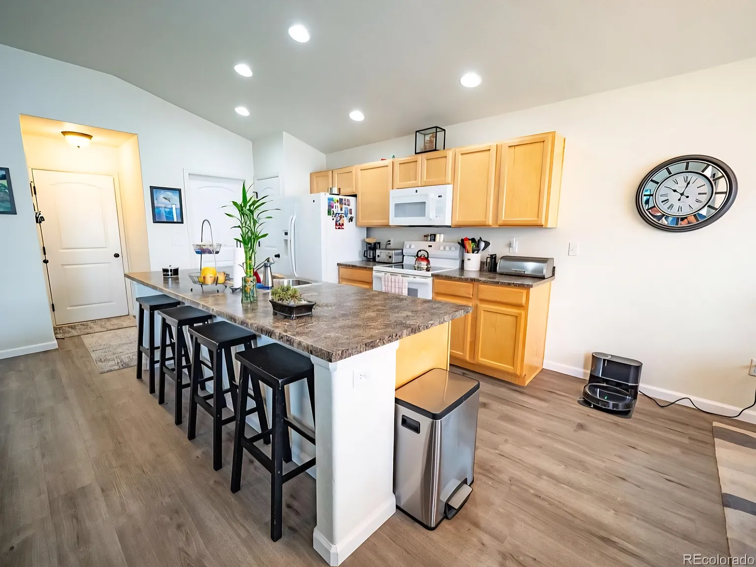 3 bed, 2906 sqft, $2,600 — Photo 4